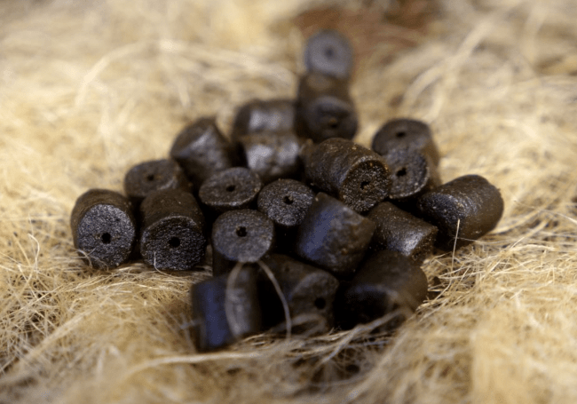 Пеллетс насадочный Ultrabaits Black Garlic 8мм 100гр