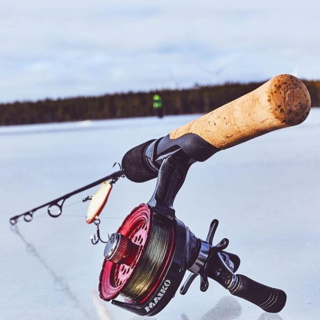 Катушка мультипликаторная Lucky John MAIKO 6.5см (прав.) Катушка мультипликаторная Lucky John MAIKO 6.5см (прав.)